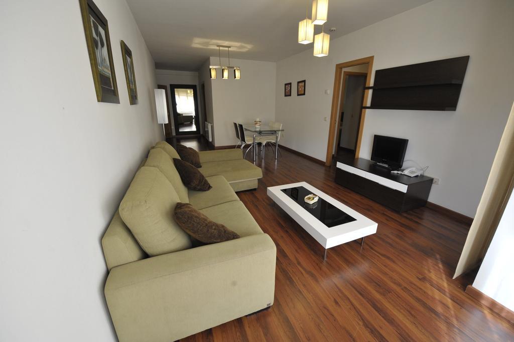 Apartamentos Turisticos Veladiez La Lastrilla Chambre photo